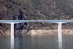 The Shennongxi (神農溪) Bridge near its confluence with the Yangtze River.