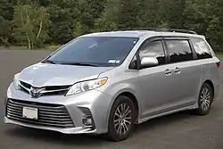 2019 Toyota Sienna XLE (facelift)