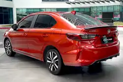 RS e:HEV Rear view (sedan, pre-facelift)