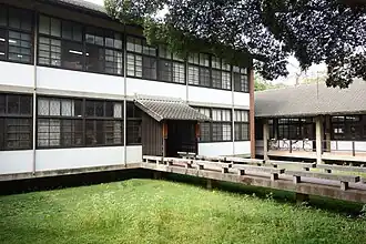 Administration of Tunghai University,Taiching City(1957), designed by Chen Chi-kwan.