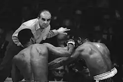 Ali punching Folley