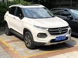 Front view (pre-facelift)