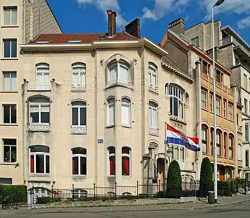 The first extension at 2, avenue Palmerston/Palmerstonlaan