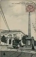 The power supply system rested on a sliding module inside a copper tube, which served as an overhead line