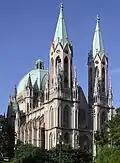The seat of the Archdiocese of São Paulo is Catedral Metropolitana Nossa Senhora da Assunção e São Paulo.