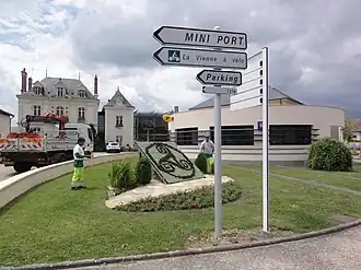 The town hall square in Cenon-sur-Vienne