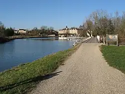 The Loing Canal at Châlette-sur-Loing