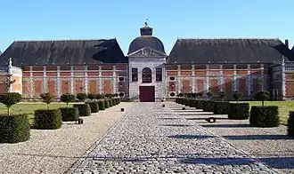 Chateau du Champ-de-Bataille entrance
