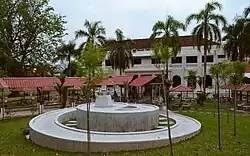 Fountain sculpture
