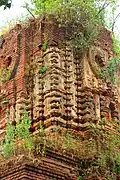 Brick deul with corbelled arch