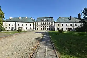 Dukla, zespół pałacowy (HB1)