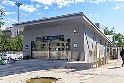 Exit E2
