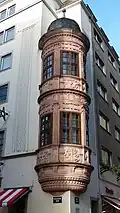 Grimmaische Strasse 17 with antique oriel window (2012)