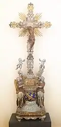 The monumental crucifix