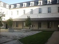La Providence: inner courtyard.
