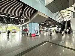 Line 4 concourse