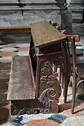 Scrolled foot