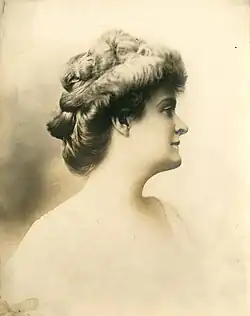 1913 photograph