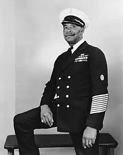 Formal photo of Turpin wearing his service dress uniform