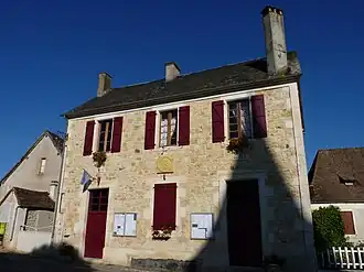 The town hall in Loupiac