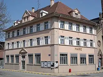 The town hall in Village-Neuf