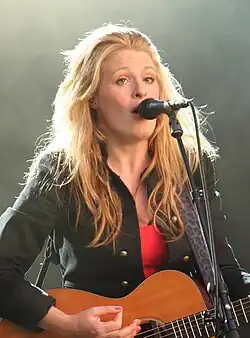 Sanne Hans (6–8)