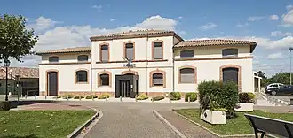 The town hall of Montbartier