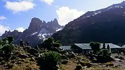 Shipton's Camp is at the top of the Sirimon Route.[66] It has a large communal area and running cold water.