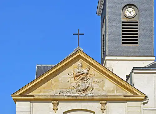 Church facade on Square Raoul Nordling
