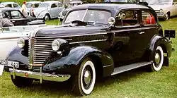1938 Pontiac Deluxe 6 Series 26 2-door Touring Sedan