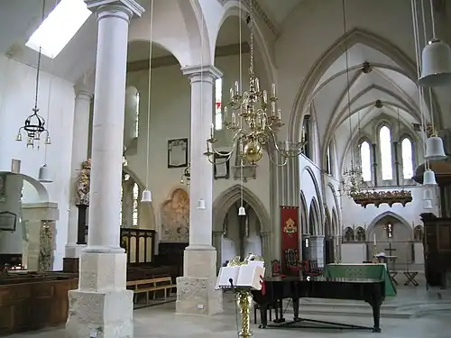Image 19The interior of Portsmouth Cathedral (from Portal:Hampshire/Selected pictures)