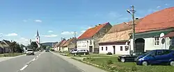 DN17 [ro] going through Livezile