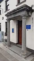 Side view of columns