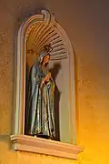 statue