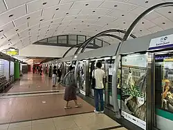 Line 14 platforms