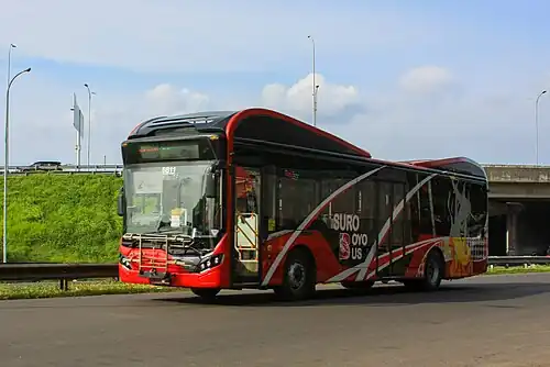 Suroboyo Bus Mercedes-Benz O500U 1726 LE serving Corridor R1
