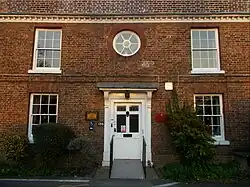 An oeil-de-boeuf window in the Georgian Sutton Lodge in Sutton, London.[4]