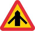 Right way at crooked intersection