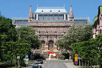 Turku Art Museum [fi] is a classical example of Romantic nationalism in architecture.