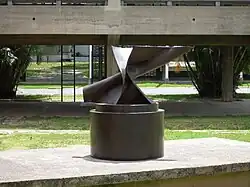 Projection dynamique au 30e degré (lit. "Dynamic projection at the 30th degree") by Antoine Pevsner, 1953