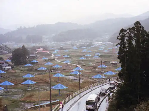 Christo and Jeanne-Claude, Umbrellas 1991, (Japan) [27]
