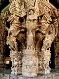Carving of cavalry on a pillar in the 100-pillar hall