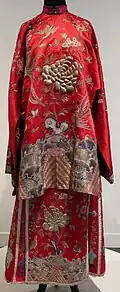 Wedding jacket and skirt (aoqun), c. 1900.